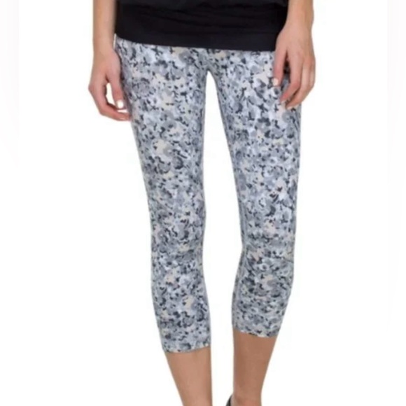 Lululemon cropped leggings - Picture 11 of 13